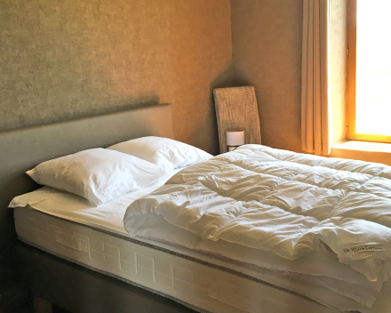 Kom tot rust tijdens je zorgvrije vakantie in de bruine kamer van de groepsgîte van La Grande Roche